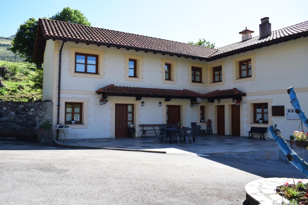 Apartamentos Rurales La Taberna Matienzo Luaran gambar