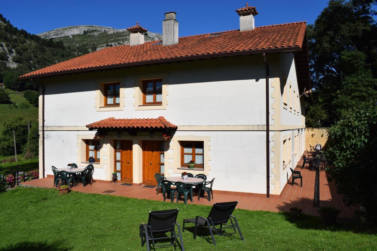 Apartamentos Rurales La Taberna Matienzo Luaran gambar