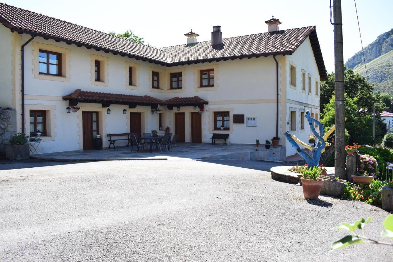 Apartamentos Rurales La Taberna Matienzo Luaran gambar